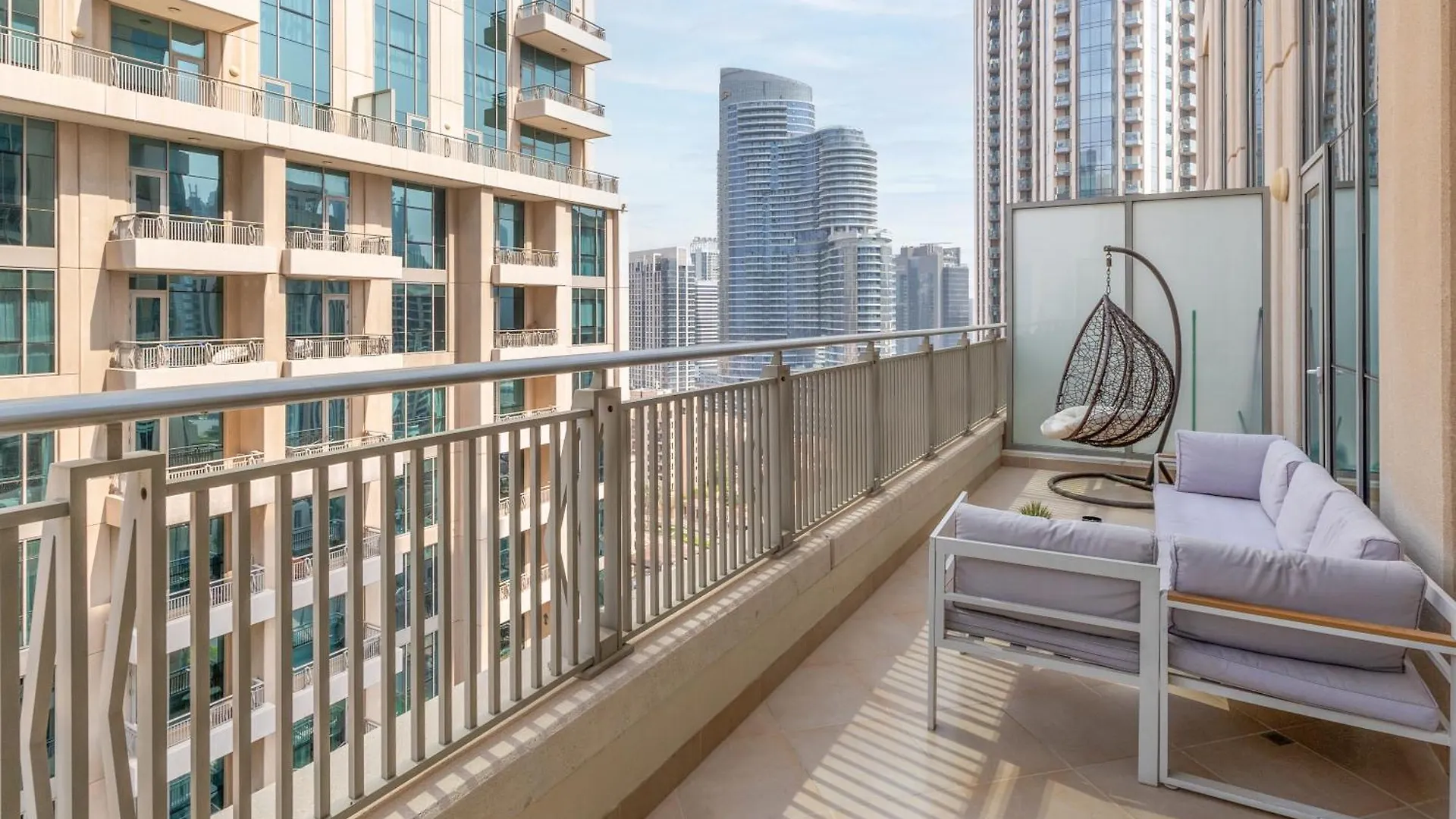 White Sage - Fountain View Stylish Apt With Spacious Terrace Dubái