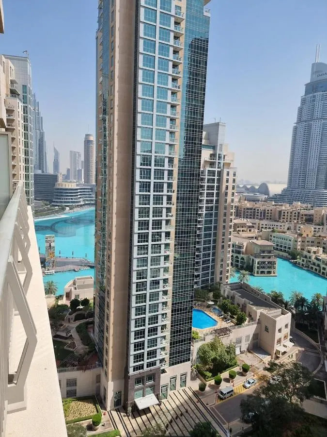 White Sage - Fountain View Stylish Apt With Spacious Terrace location